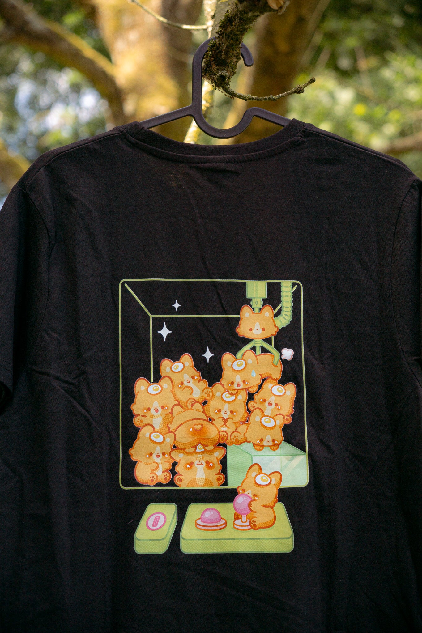 Corgi Claw Game Machine T-shirt - Black
